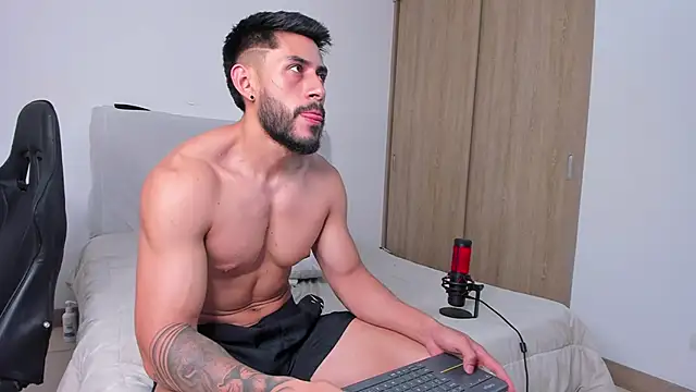 Snapshot of alexxxmachine chatting on 15, 3, 2025 alexxxmachine online show from 15, 3, 2025