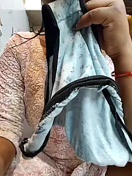 Snapshot of Manpreet_kaur21 chatting on 2, 2, 2025 Manpreet kaur21 online show from 2, 2, 2025
