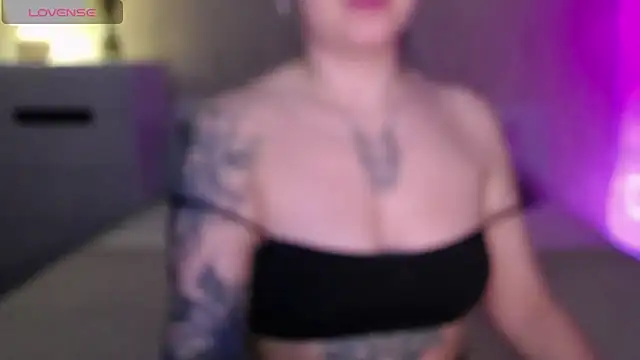 VioletCatt online show from 31, 1, 2025