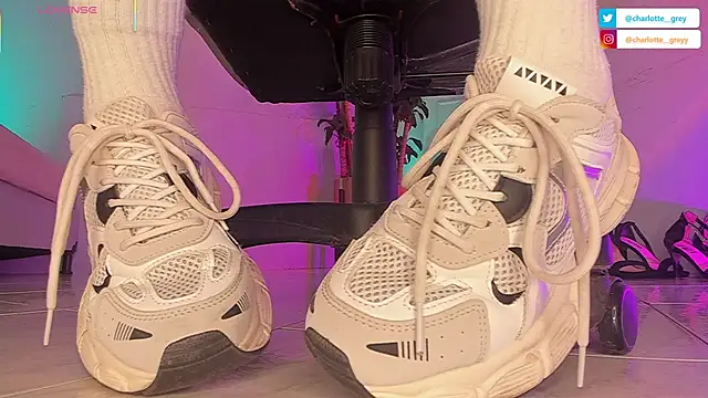 charlotte  grey online show from 6, 10, 2025