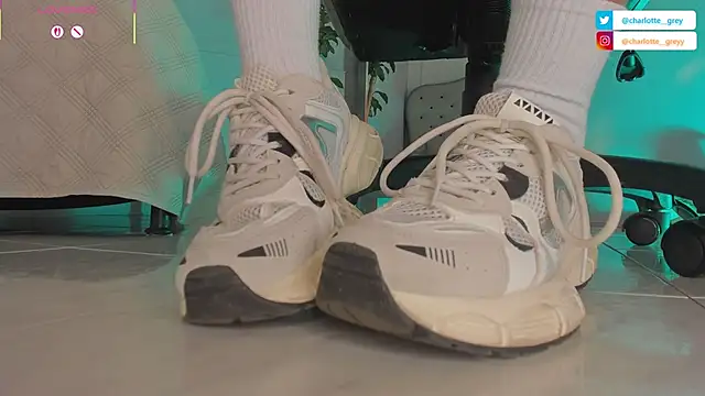 charlotte  grey online show from 20, 10, 2025