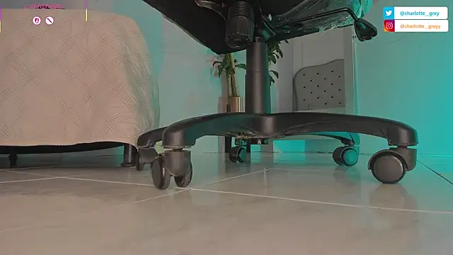 charlotte  grey online show from 21, 10, 2025