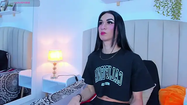 Mia thompson 19 online show from 9, 10, 2025