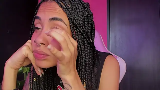 Juanadearco5 online show from 6, 12, 2024