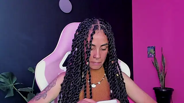 Juanadearco5 online show from 16, 1, 2025