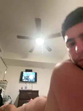 Snapshot of elwhite1996 chatting on 23, 11, 2025 elwhite1996 online show from 23, 11, 2025