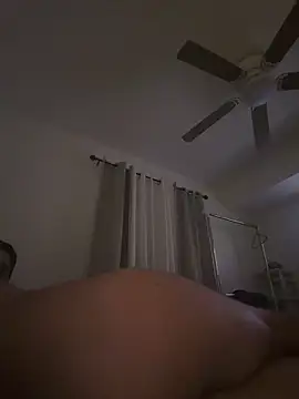 Snapshot of elwhite1996 chatting on 17, 12, 2025 elwhite1996 online show from 17, 12, 2025