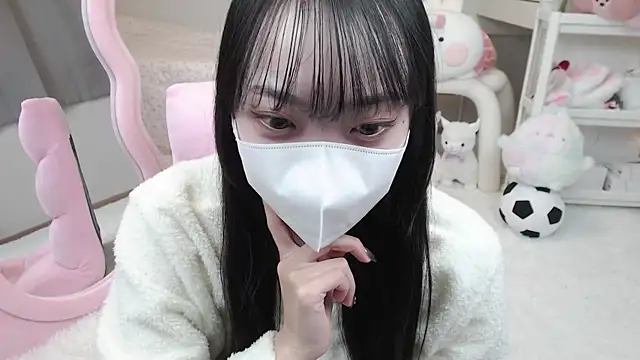 momo room online show from 15, 12, 2024