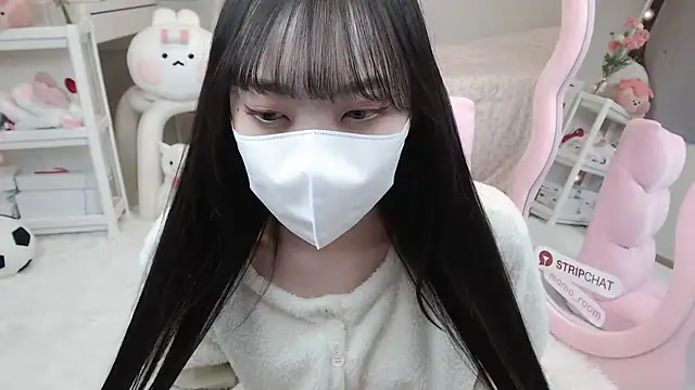 momo room online show from 18, 1, 2025