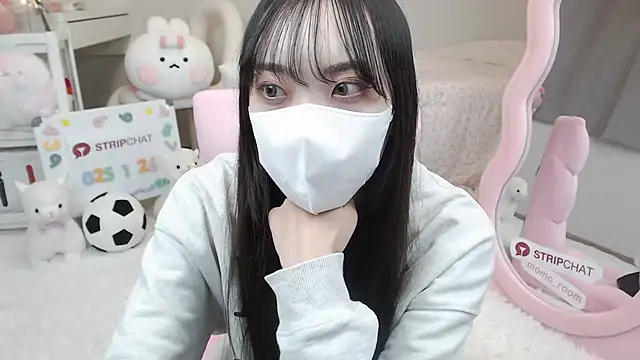 momo room online show from 26, 1, 2025