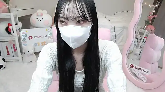 momo room online show from 22, 3, 2025