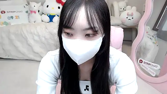 momo room online show from 21, 9, 2025