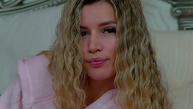 IvySamek online show from 14, 2, 2025