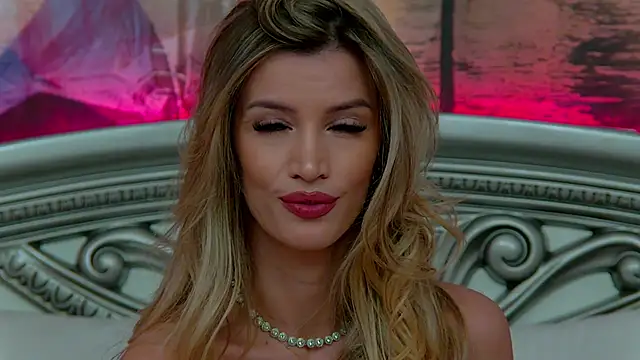 IvySamek online show from 3, 3, 2025