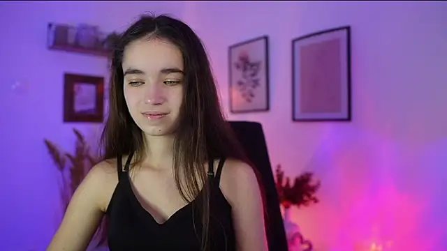 Gia Paige18 online show from 26, 10, 2025