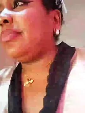 Snapshot of ELLA_KELLY chatting on 7, 2, 2025 ELLA KELLY online show from 7, 2, 2025