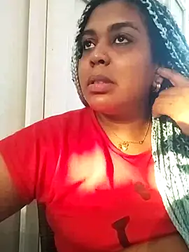 Snapshot of ELLA_KELLY chatting on 5, 3, 2025 ELLA KELLY online show from 5, 3, 2025