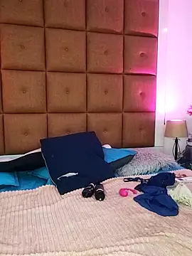 Snapshot of ELLA_KELLY chatting on 24, 10, 2025 ELLA KELLY online show from 24, 10, 2025