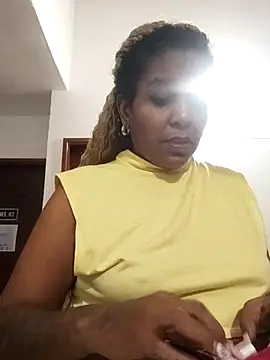 Snapshot of ELLA_KELLY chatting on 5, 11, 2025 ELLA KELLY online show from 5, 11, 2025