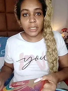 Snapshot of ELLA_KELLY chatting on 28, 11, 2025 ELLA KELLY online show from 28, 11, 2025