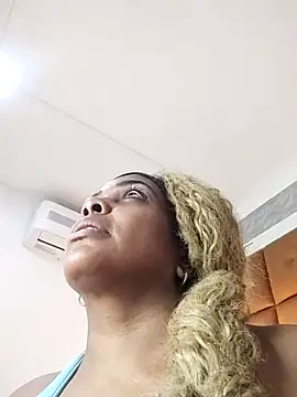 Snapshot of ELLA_KELLY chatting on 18, 12, 2025 ELLA KELLY online show from 18, 12, 2025