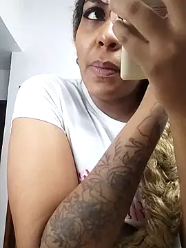 Snapshot of ELLA_KELLY chatting on 19, 12, 2025 ELLA KELLY online show from 19, 12, 2025