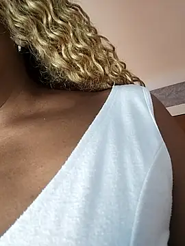 Snapshot of ELLA_KELLY chatting on 15, 1, 2026 ELLA KELLY online show from 15, 1, 2026