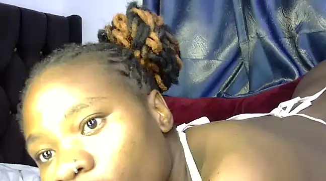 Snapshot of sweetblackbeauty001 chatting on 20, 2, 2025 sweetblackbeauty001 online show from 20, 2, 2025