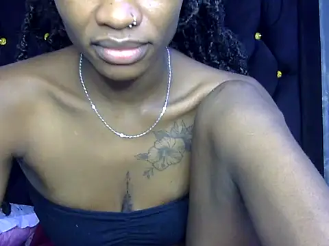 Snapshot of sweetblackbeauty001 chatting on 9, 9, 2025 sweetblackbeauty001 online show from 9, 9, 2025