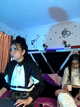 Snapshot of 1lovelygirls chatting on 18, 10, 2025 1lovelygirls online show from 18, 10, 2025