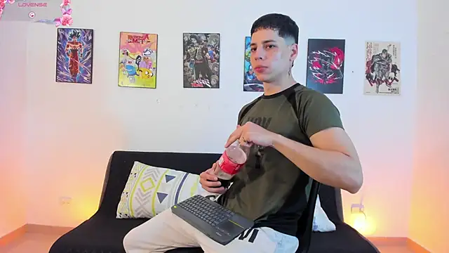 Snapshot of jonathanjoestar_ chatting on 15, 12, 2025 jonathanjoestar online show from 15, 12, 2025