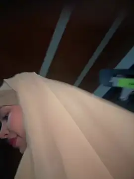 lalilamassu1 online show from 13, 1, 2026