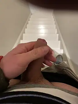 Snapshot of dimitriei chatting on 8, 1, 2025 dimitriei online show from 8, 1, 2025