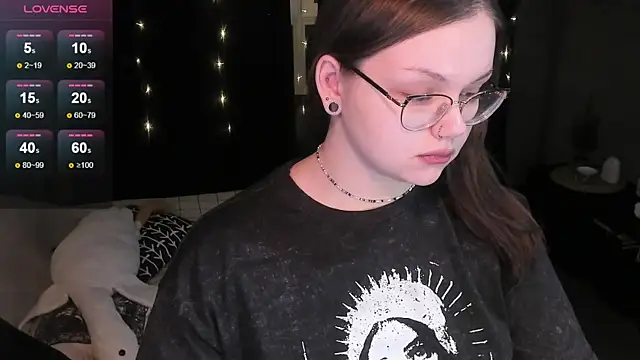 EvaBae online show from 9, 12, 2024