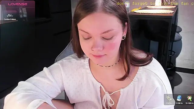 EvaBae online show from 9, 1, 2025