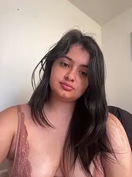 Stephania 18 online show from 9, 3, 2025