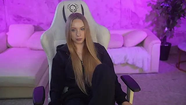 Linda054 online show from 8, 10, 2025