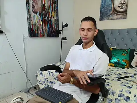 tonny 23cm  online show from 21, 10, 2025