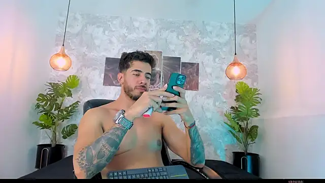 Snapshot of Nate_franco chatting on 12, 11, 2025 Nate franco online show from 12, 11, 2025