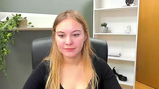 Snapshot of kitty_valeria chatting on 12, 1, 2025 kitty valeria online show from 12, 1, 2025