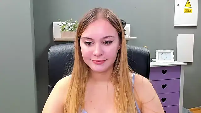 Snapshot of kitty_valeria chatting on 2, 2, 2025 kitty valeria online show from 2, 2, 2025