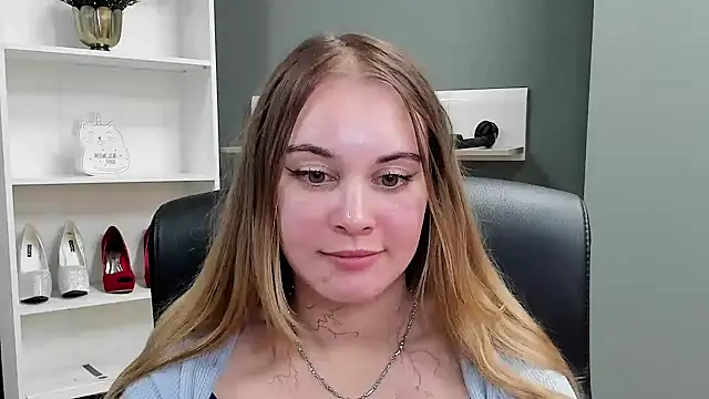 Snapshot of kitty_valeria chatting on 26, 10, 2025 kitty valeria online show from 26, 10, 2025