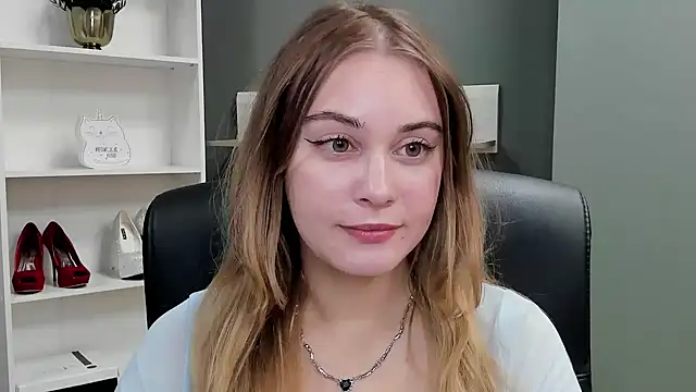 Snapshot of kitty_valeria chatting on 9, 11, 2025 kitty valeria online show from 9, 11, 2025