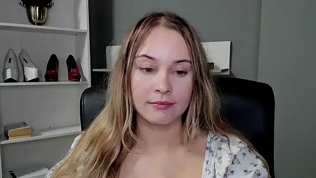 Snapshot of kitty_valeria chatting on 3, 12, 2025 kitty valeria online show from 3, 12, 2025