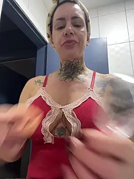 YasmimBrasil online show from 13, 4, 2026