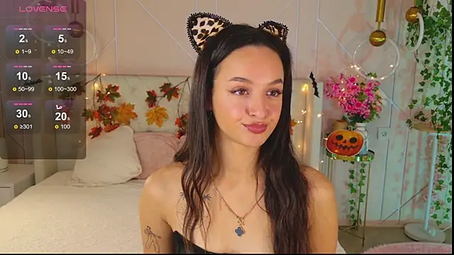 Lolly Neal online show from 28, 10, 2025