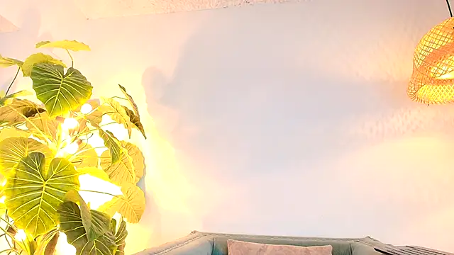 Victoria Adams14 online show from 9, 10, 2025