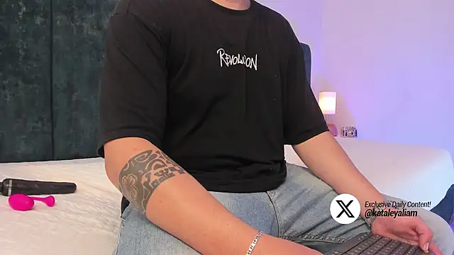 Snapshot of kataleyandliam chatting on 4, 3, 2025 kataleyandliam online show from 4, 3, 2025