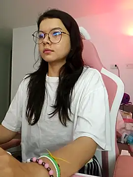 azumiichan online show from 5, 3, 2026