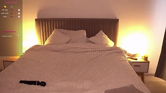 Snapshot of arielbell_ chatting on 6, 11, 2025 arielbell online show from 6, 11, 2025